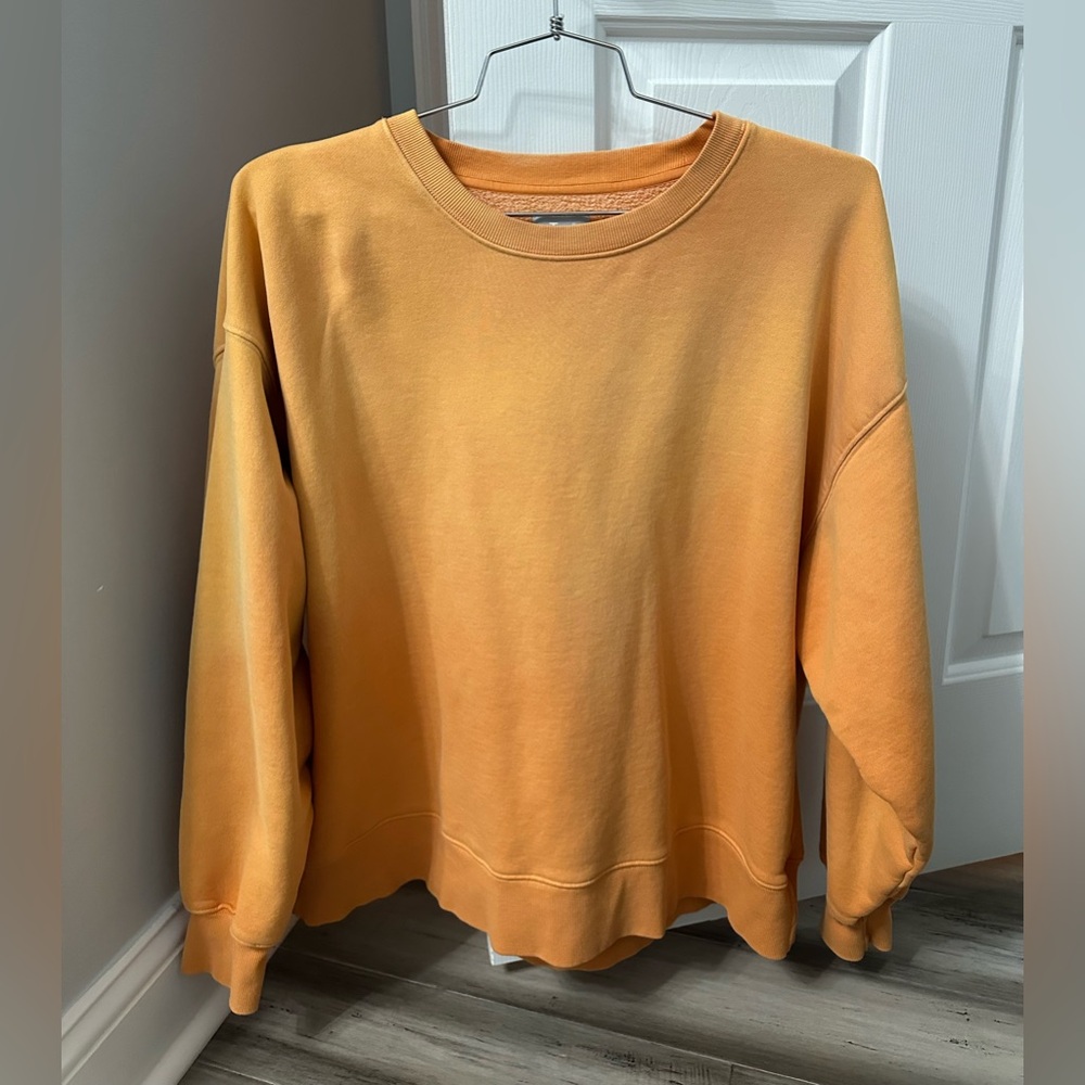 TNA Aritzia Crewneck